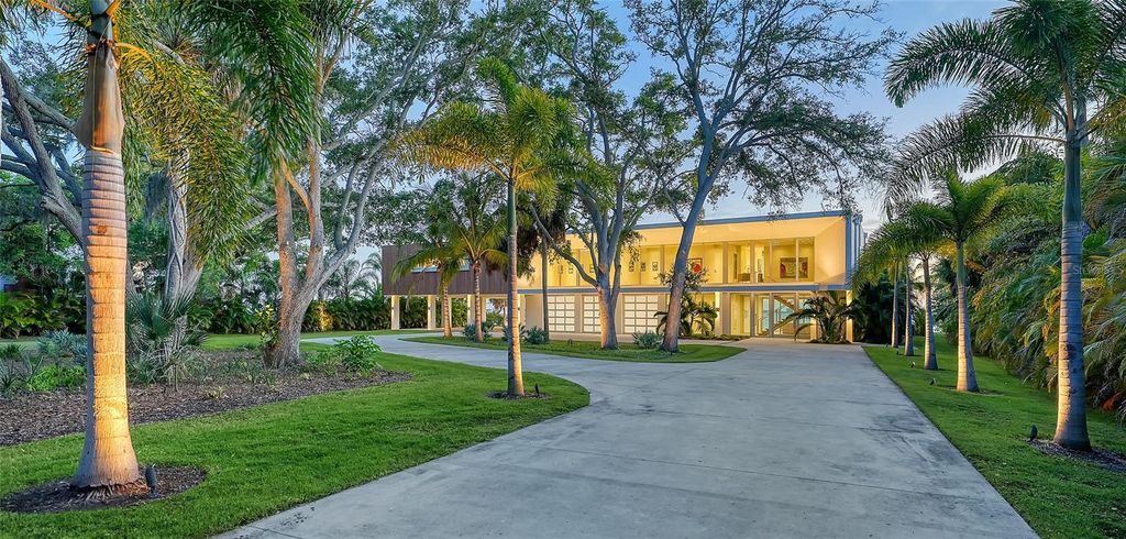 Photo of 4123 Bay Shore Road, Sarasota, FL 34234 (MLS # A4650403)