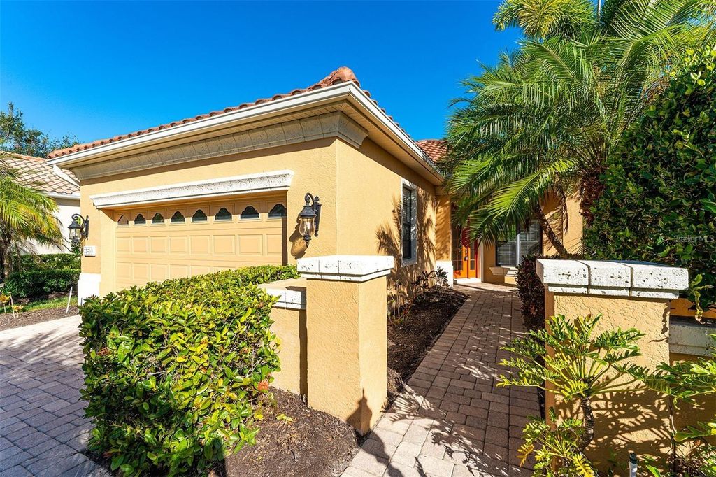 Photo of 11409 Hawick Place, Lakewood Ranch, FL 34202 (MLS # A4659875)