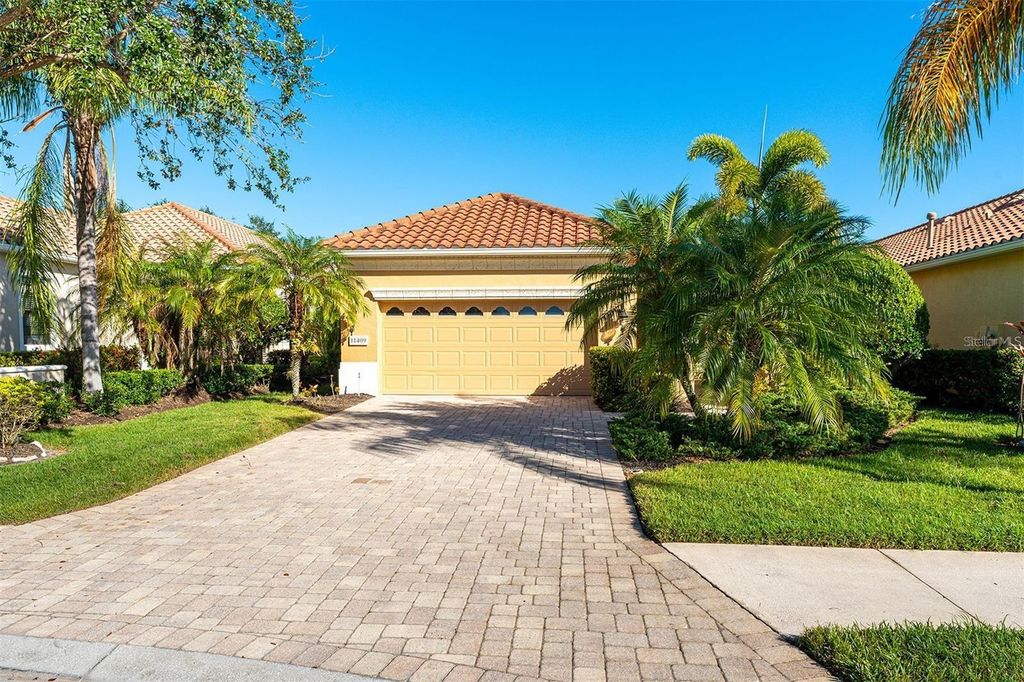 Photo of 11409 Hawick Place, Lakewood Ranch, FL 34202 (MLS # A4659875)