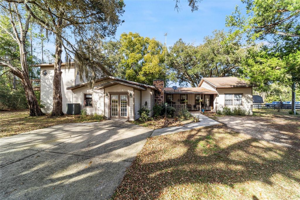 Photo of 12265 SW Highway 484, Dunnellon, FL 34432 (MLS # OM716311)