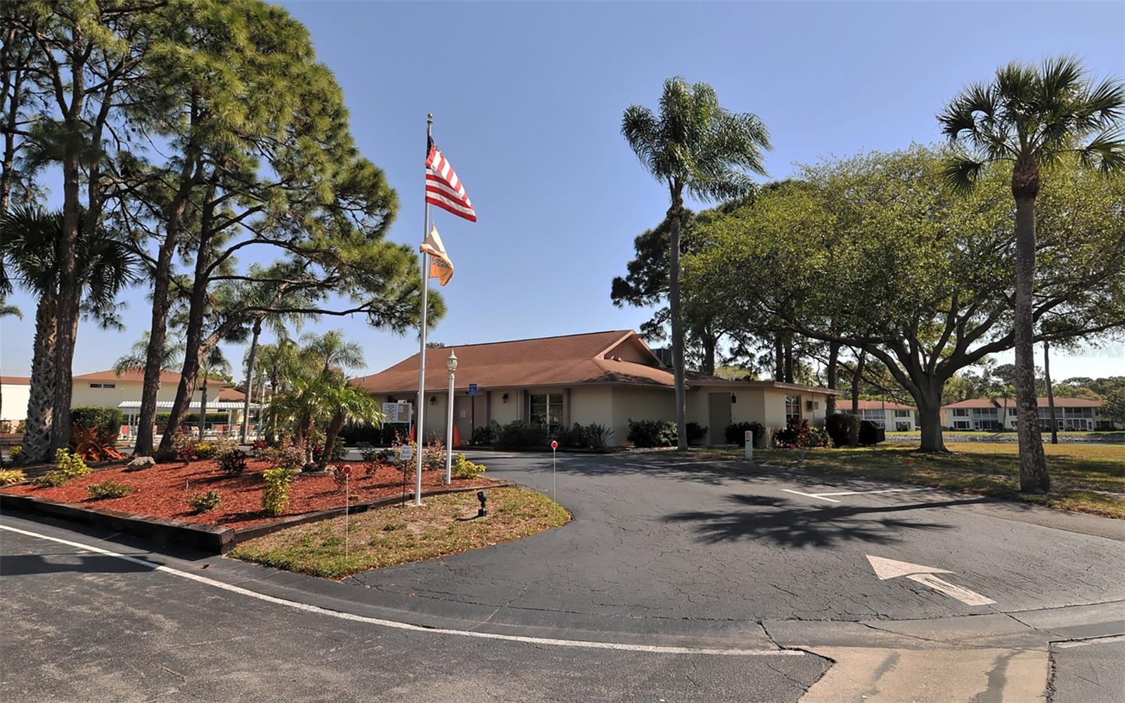 LAKE TIPPECANOE - Residential