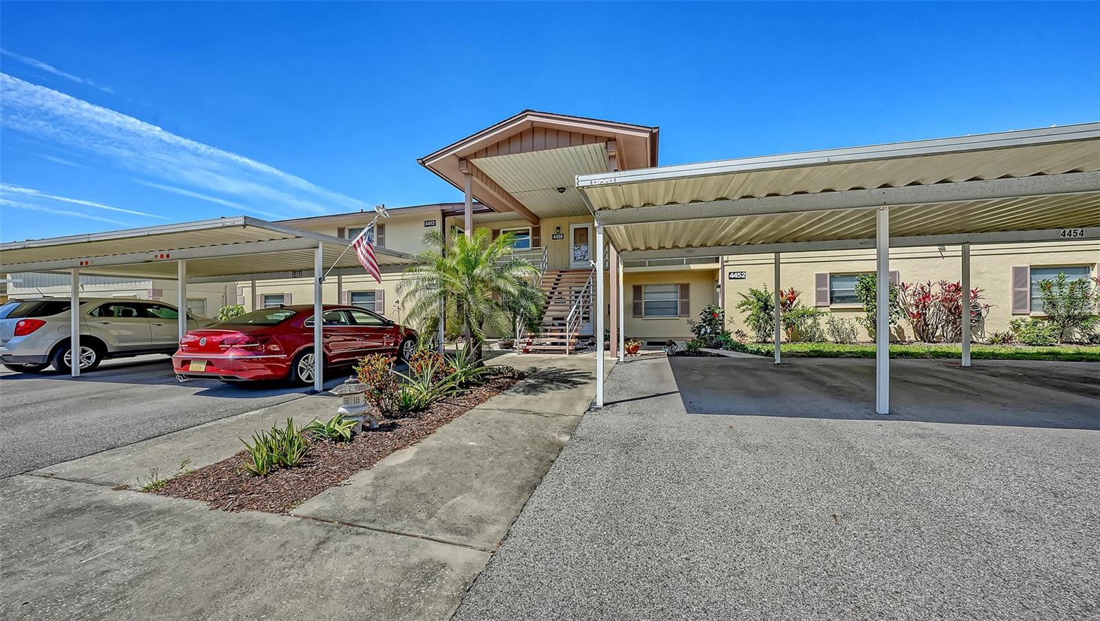 LAKE TIPPECANOE - Residential