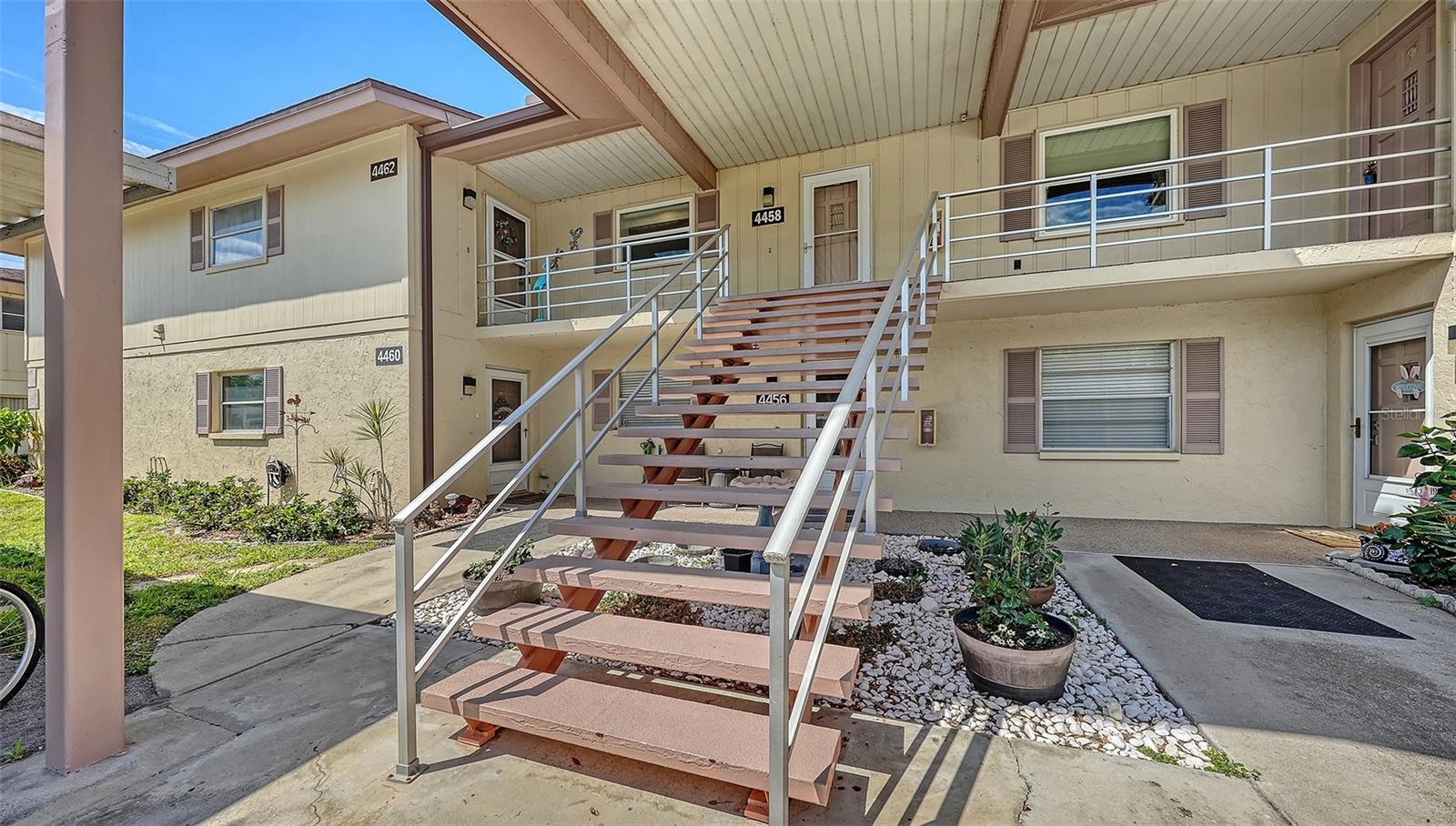 LAKE TIPPECANOE - Residential