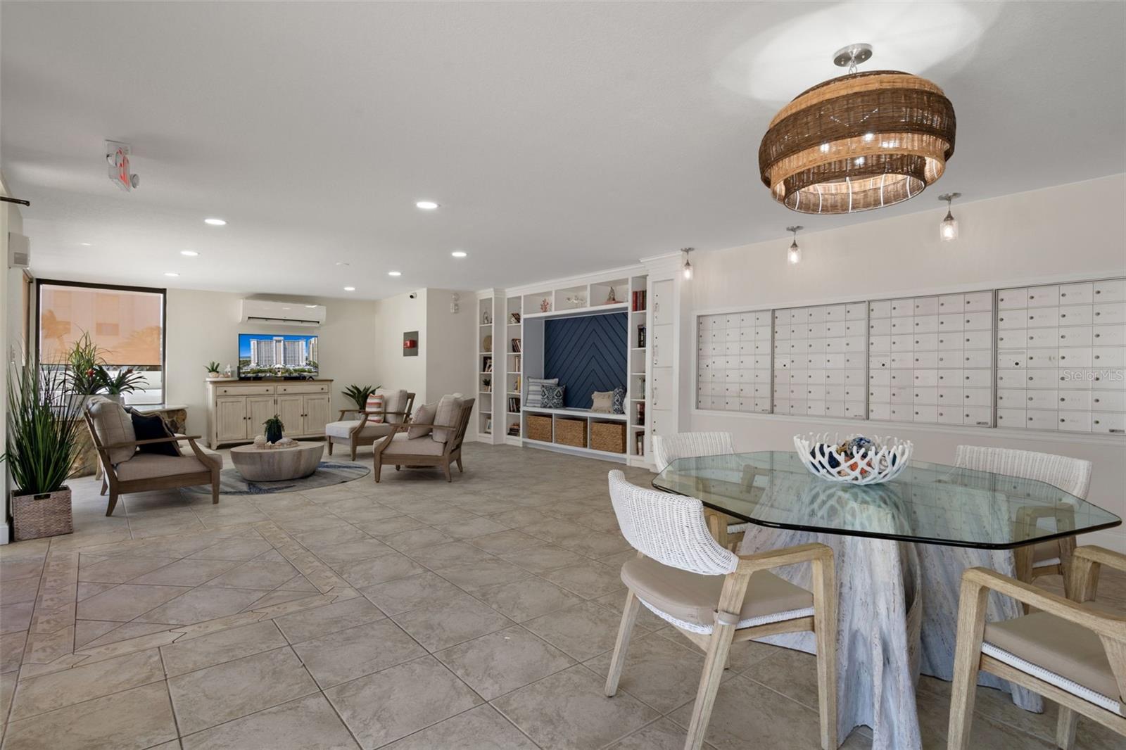 LANDMARK TOWERS ONE - Residential