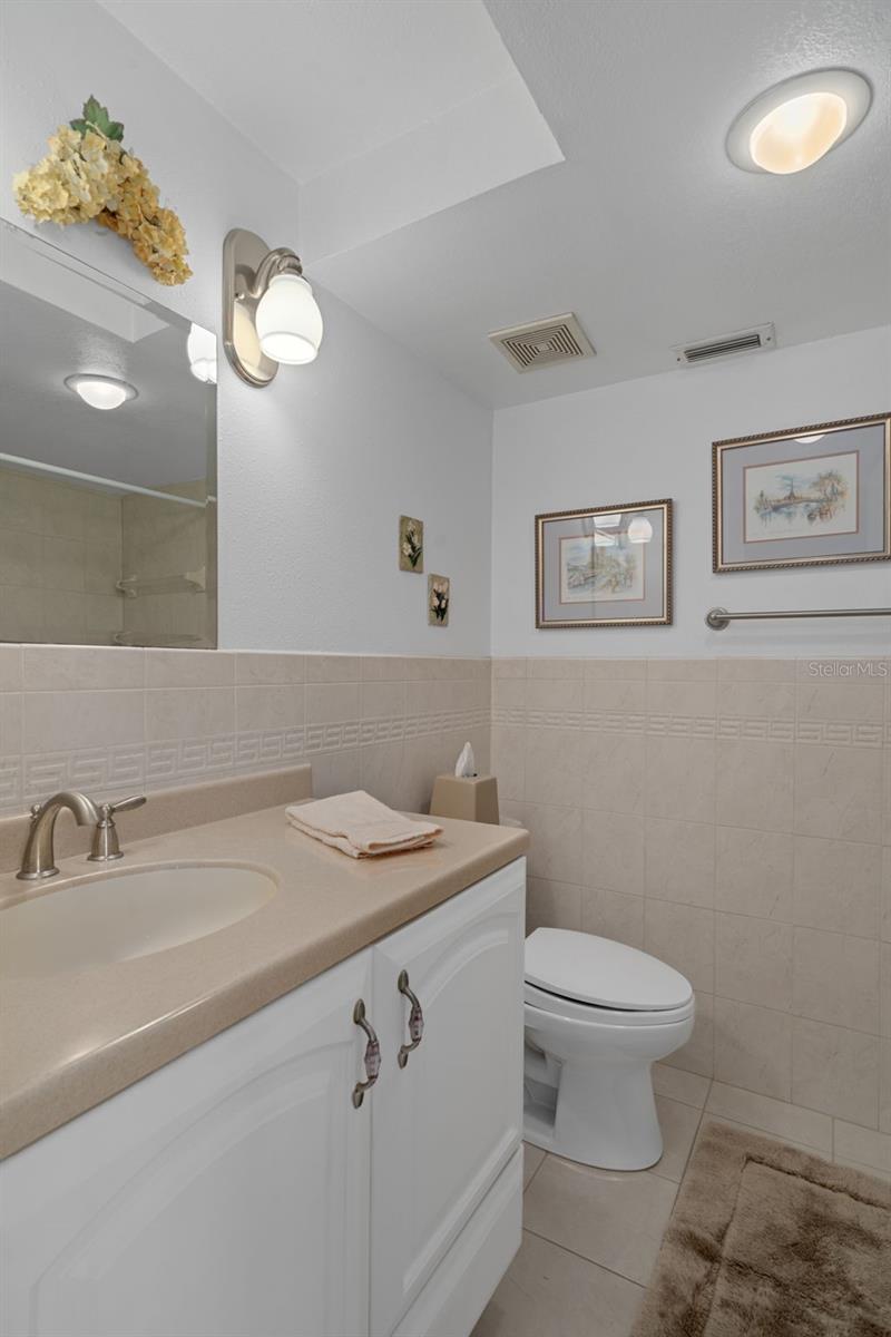 LANDMARK TOWERS ONE - Residential