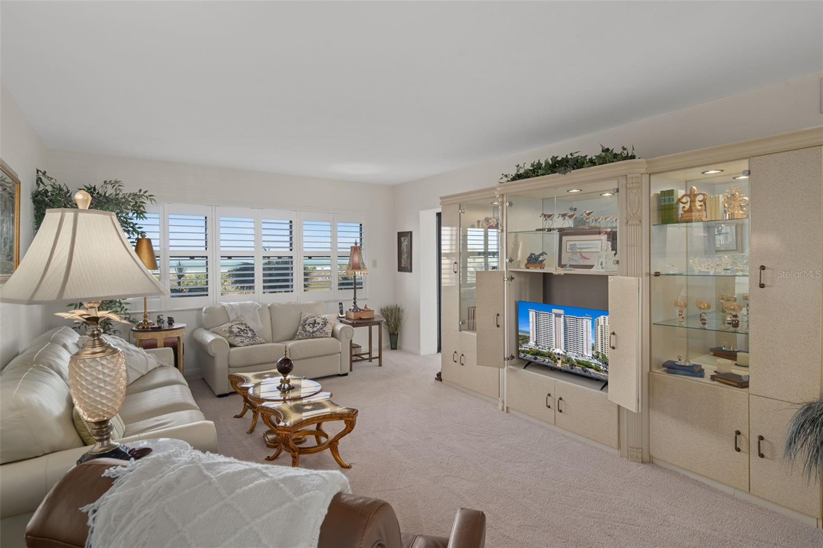 LANDMARK TOWERS ONE - Residential