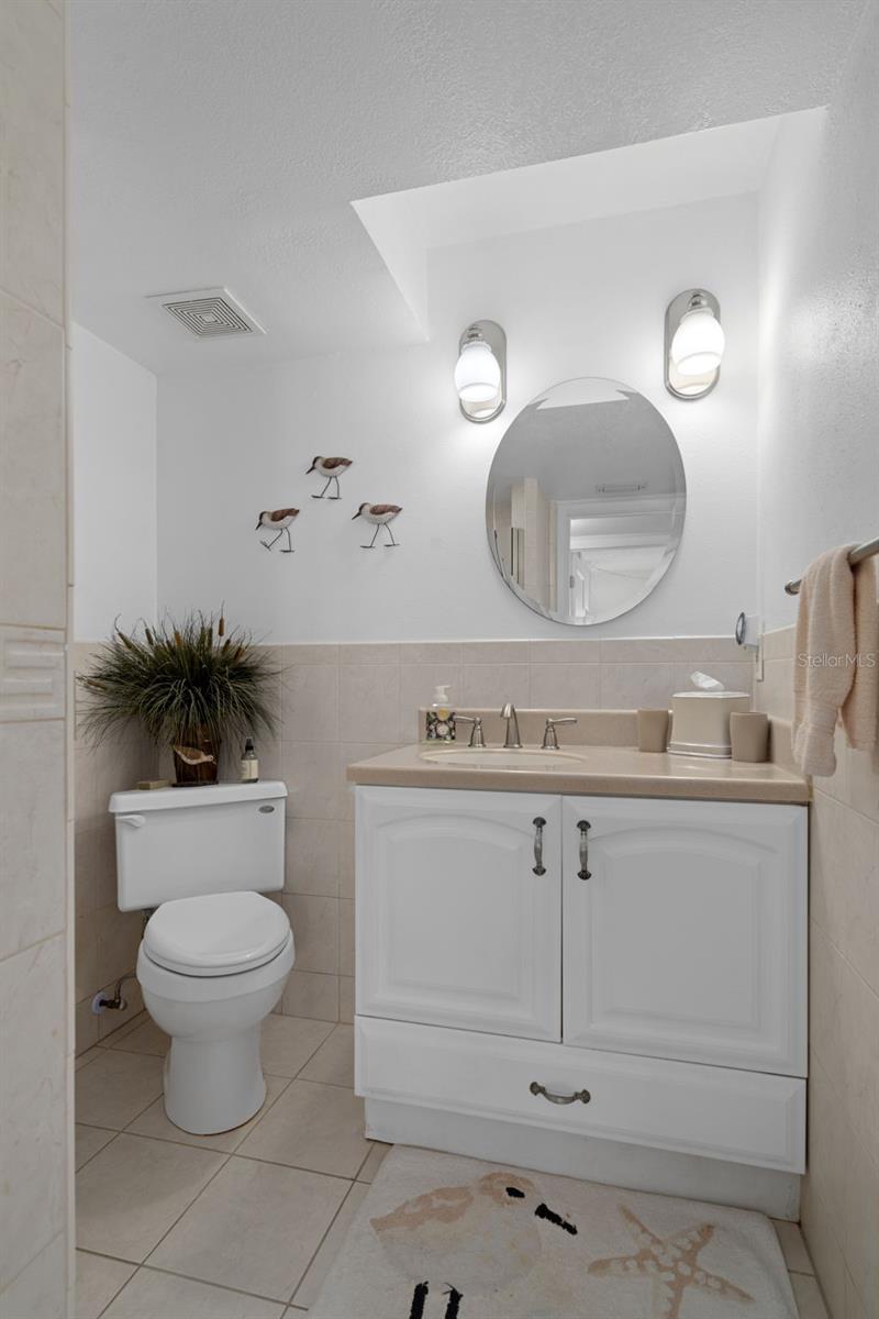 LANDMARK TOWERS ONE - Residential