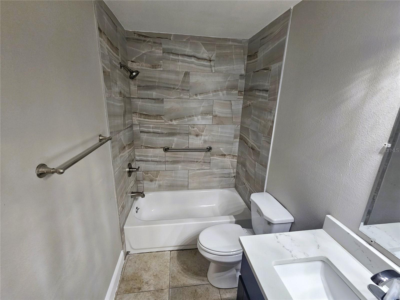 HEATHER LAKES UNIT 14 A - Residential Lease