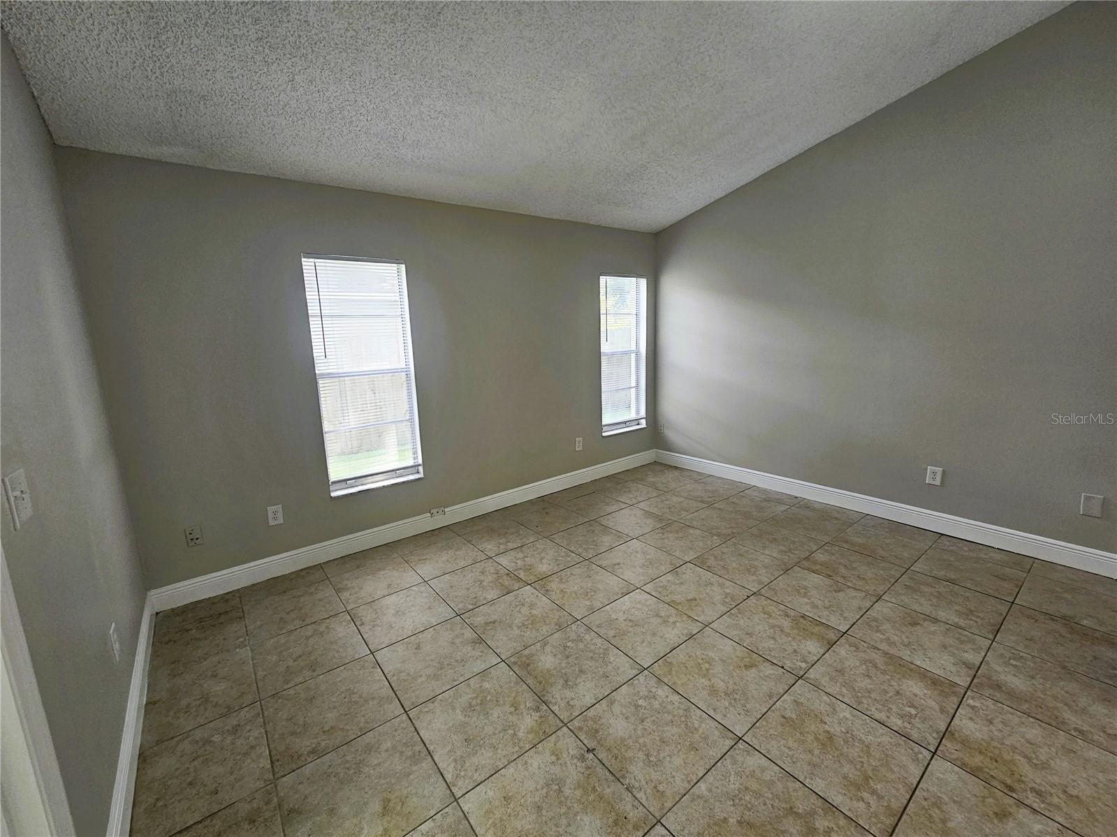 HEATHER LAKES UNIT 14 A - Residential Lease