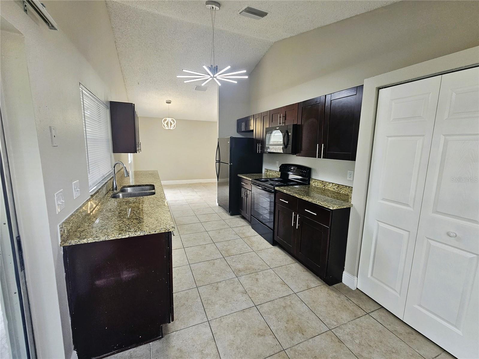 HEATHER LAKES UNIT 14 A - Residential Lease