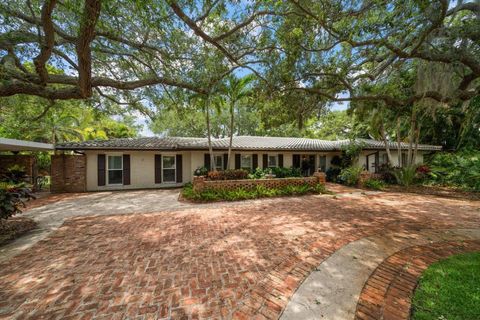 A home in BELLEAIR