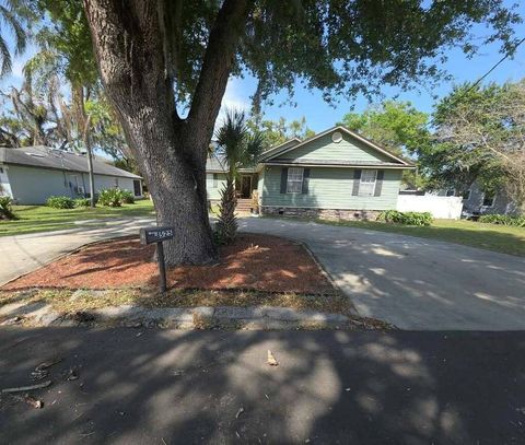 Photo of 525 Avenue A NE, Winter Haven, FL 33881 (MLS # S5146036)