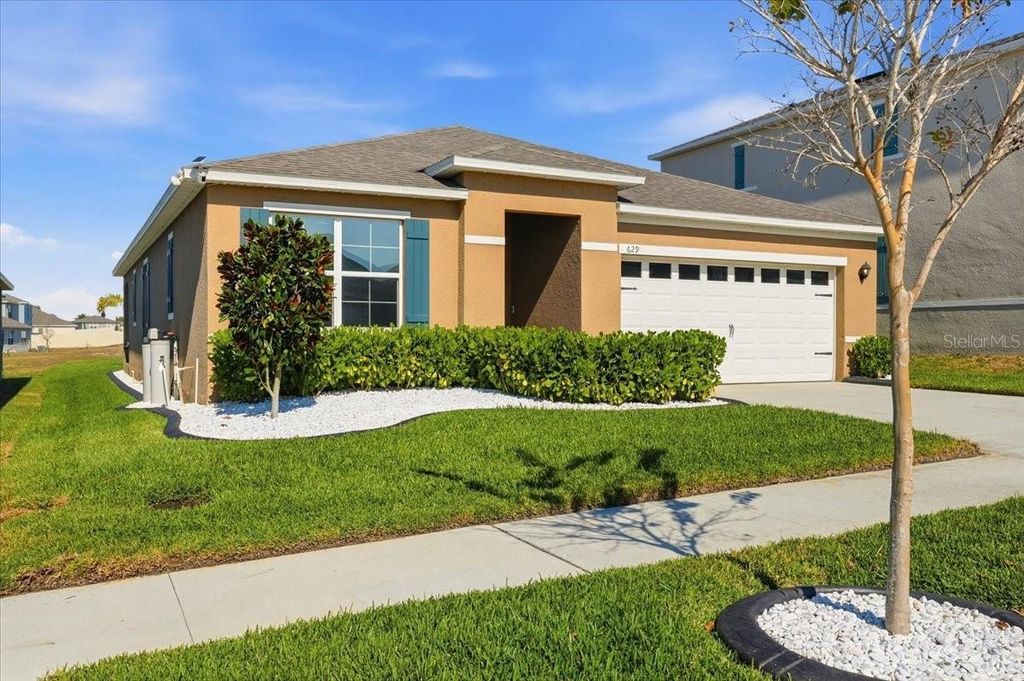 Photo of 629 Griffon Avenue, Lake Alfred, FL 33850 (MLS # L4957535)