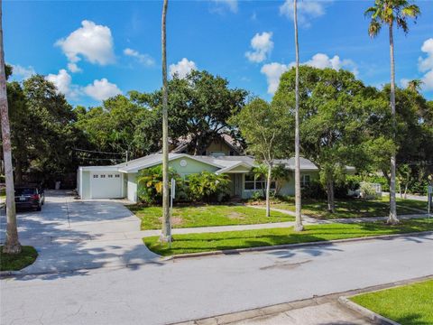 303 WILDWOOD WAY BELLEAIR FL 33756