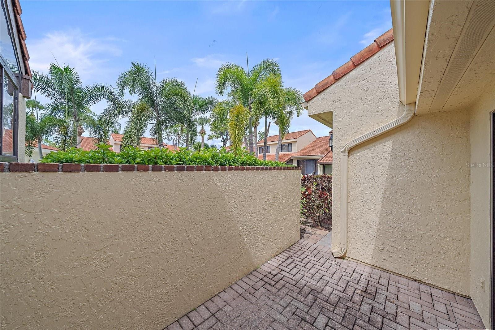 HUNTINGWOOD - Residential