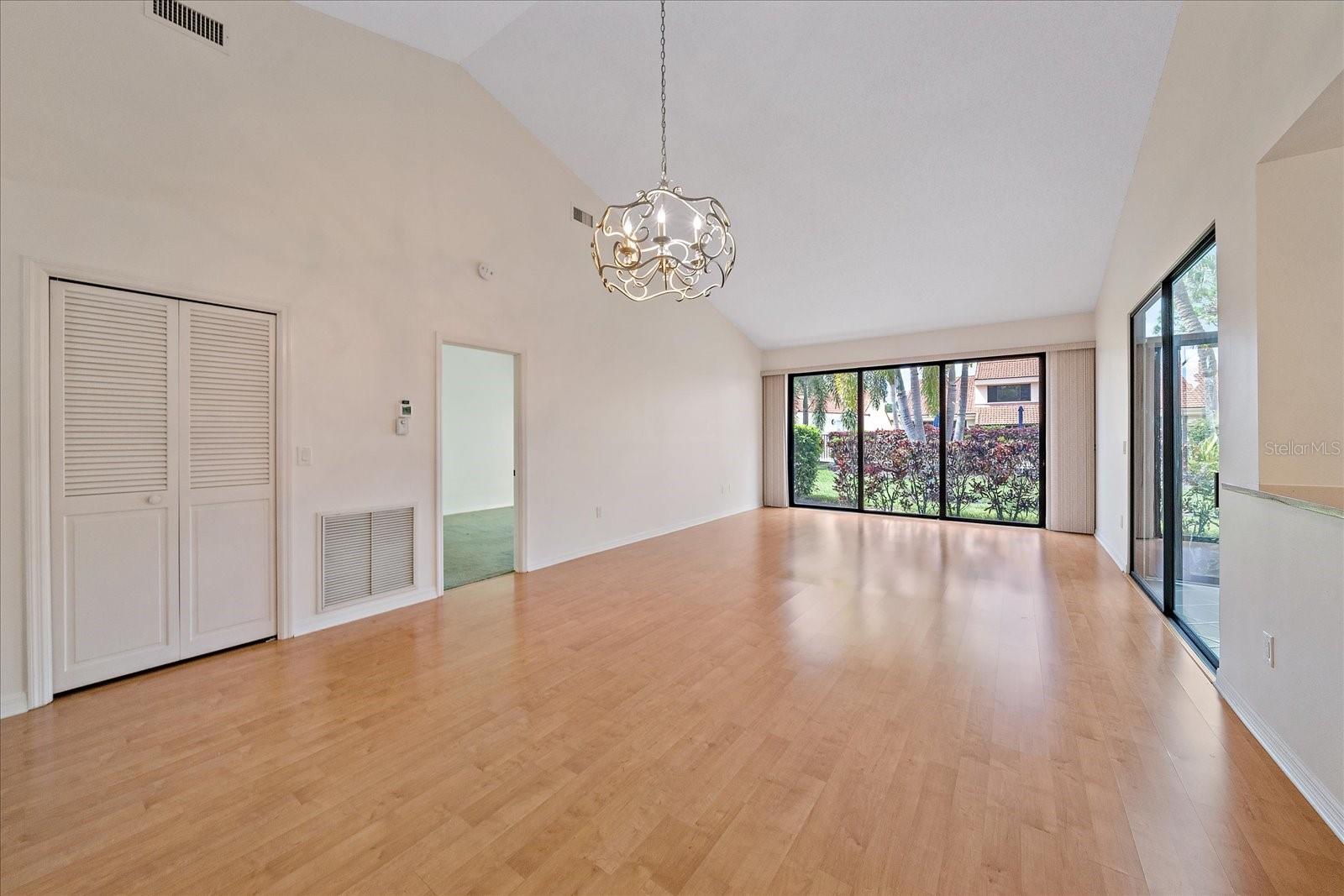 HUNTINGWOOD - Residential