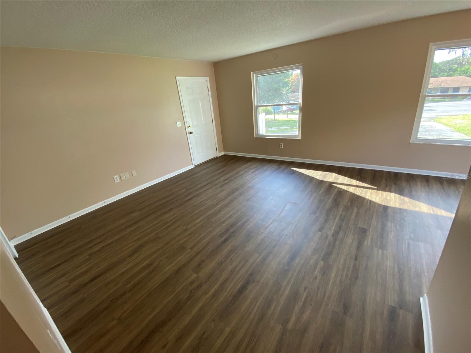 922 BEAU COURT
