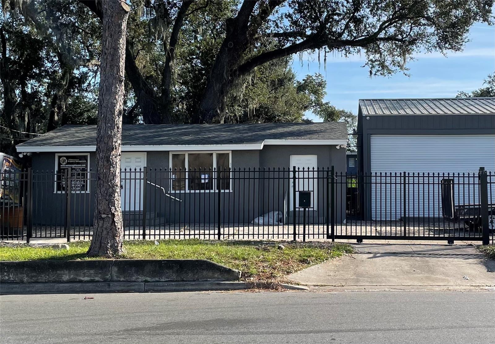 This unit is a one bed one bath, with a fully equipped kitchen. The property is gated, features include ac, tile floor, brand new kitchen, upgraded bathroom with a stand up shower, entrance is the two white doors in the front of the home.The property is shared someone rents the warehouse/building side. The rent includes lawn care, power, water, trash, and offers an alarm. Great location easy access to i-4, 408 and local places like camping world stadium.
This property is brokered by K&J Property Services, LLC and is professionally leased and managed by ALLSTATES Property Management.
AVAILABLE NOW! *RESIDENT BENEFIT PACKAGE INCLUDED
All residents are required to enroll in the Resident Benefits Package for an additional fee. Upon approval, tenants will be provided with available package options to choose from. This package includes HVAC air filter delivery (where applicable), credit building to help improve your credit score with on-time rent payments, $1M Identity Protection, a utility concierge service to simplify your move-in process, our top-tier resident rewards program.
To make your move in easier and faster you can choose ALLSTATES optional
Tenant Liability and Content Benefit ($14 per month):
$10,000 Renter Content Coverage ($500 deductible)
$100,000 Tenant Liability coverage. (Required regardless of insurance carrier)
With our program you then can move in immediately. (If choosing another insurance vendor a verification process must be implemented)
For those needing additional financial assistance
Lower Your Move-In Cost - $500 Lower Security Deposit:
you can lower your move by $500 for only $10 per month. Giving you the extra cash for unexpected expenses during your move.
We at ALLSTATES want to build a long term and mutually beneficial relationship
Measurements
