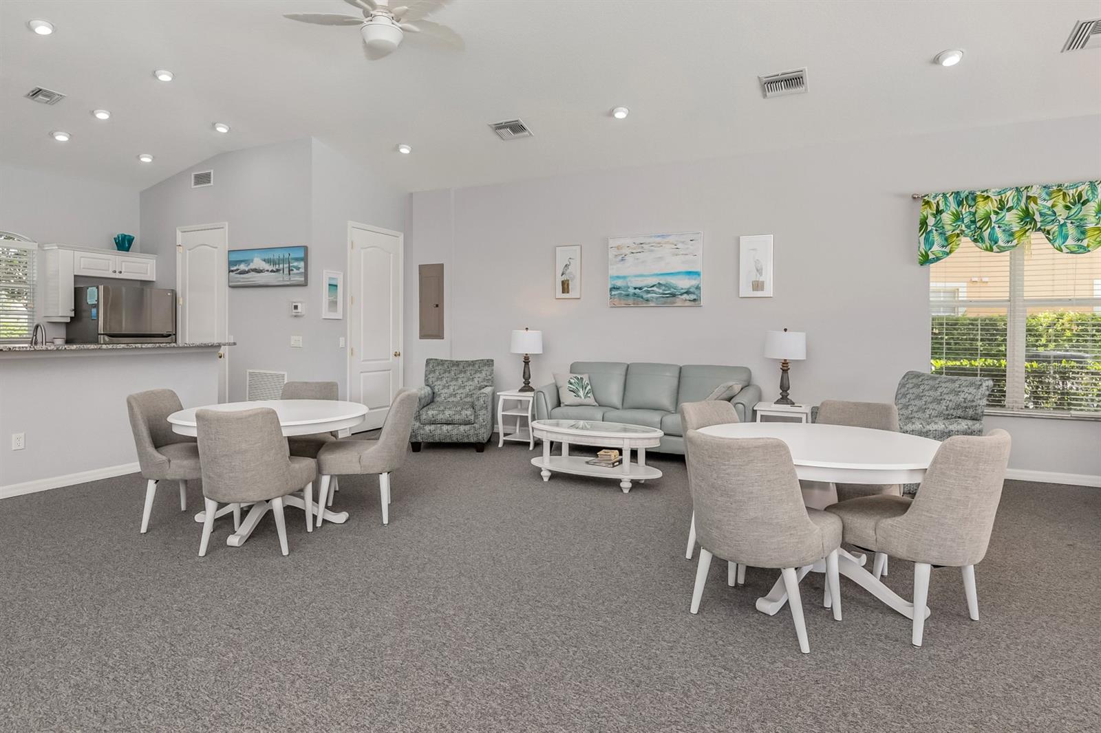 TUSCANY LAKE - Residential