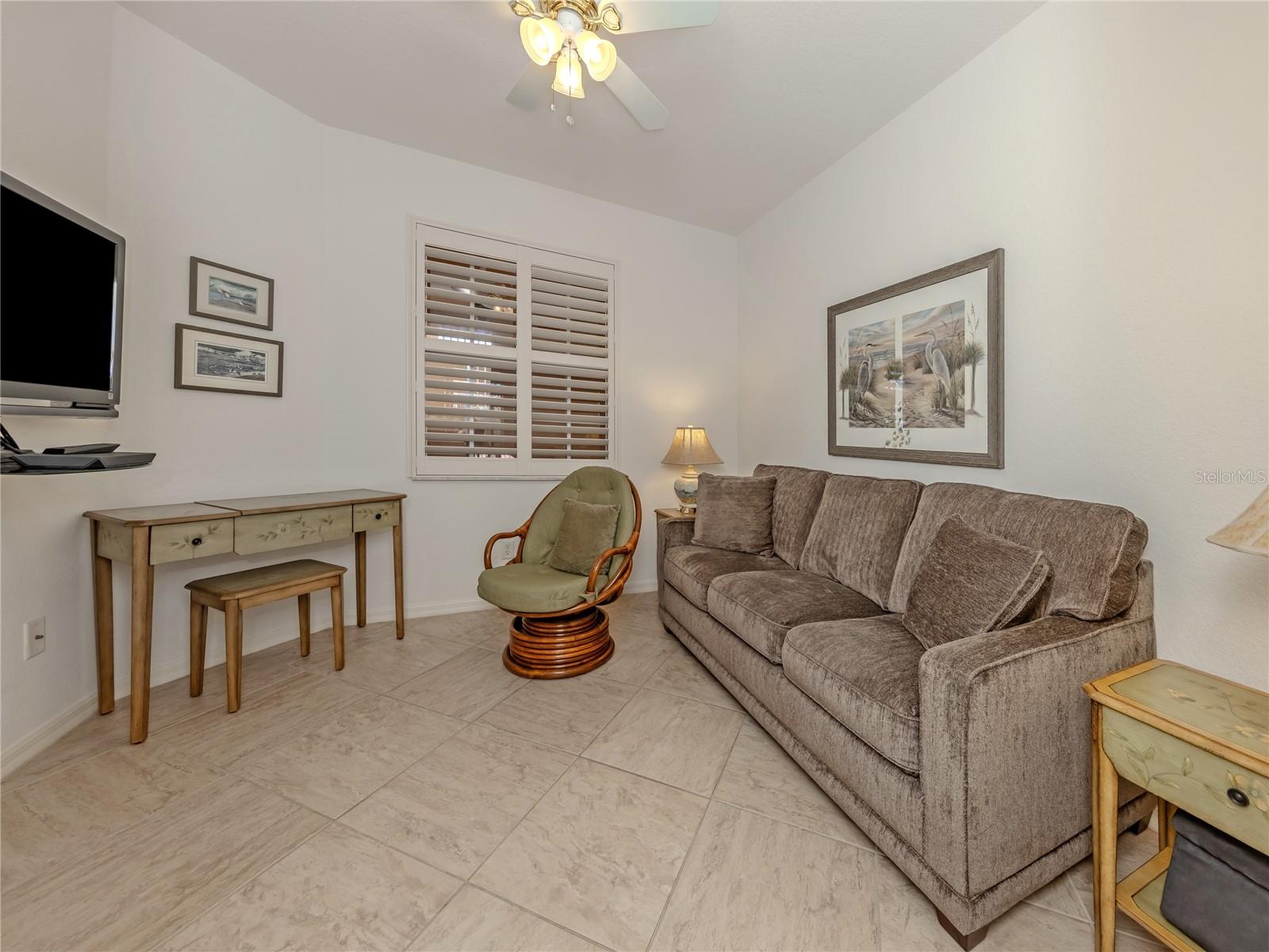 TUSCANY LAKE - Residential