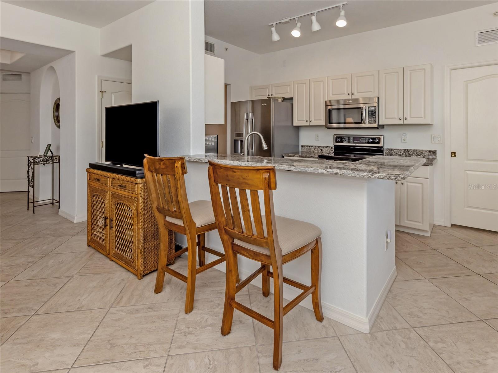 TUSCANY LAKE - Residential