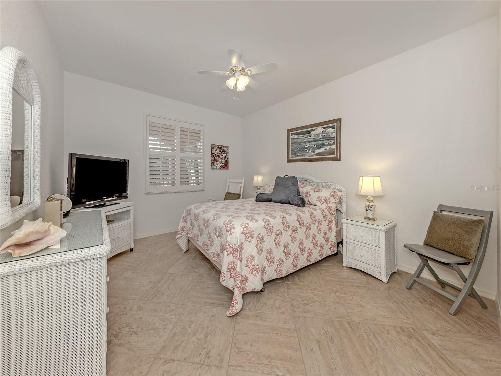 TUSCANY LAKE - Residential