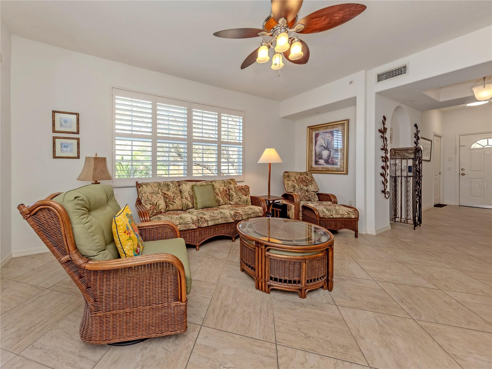 TUSCANY LAKE - Residential