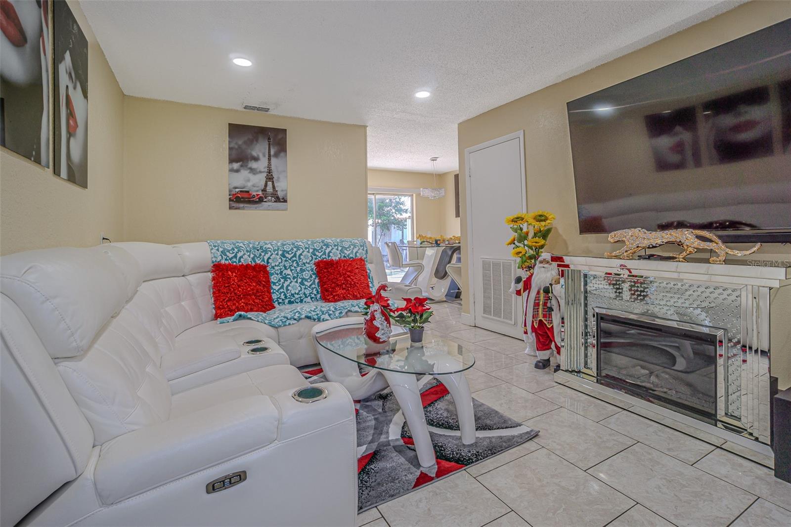 7009 SANDHURST DRIVE