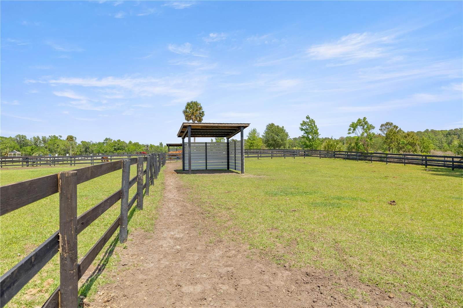 MARTINVIEW FARMS UNR - Residential
