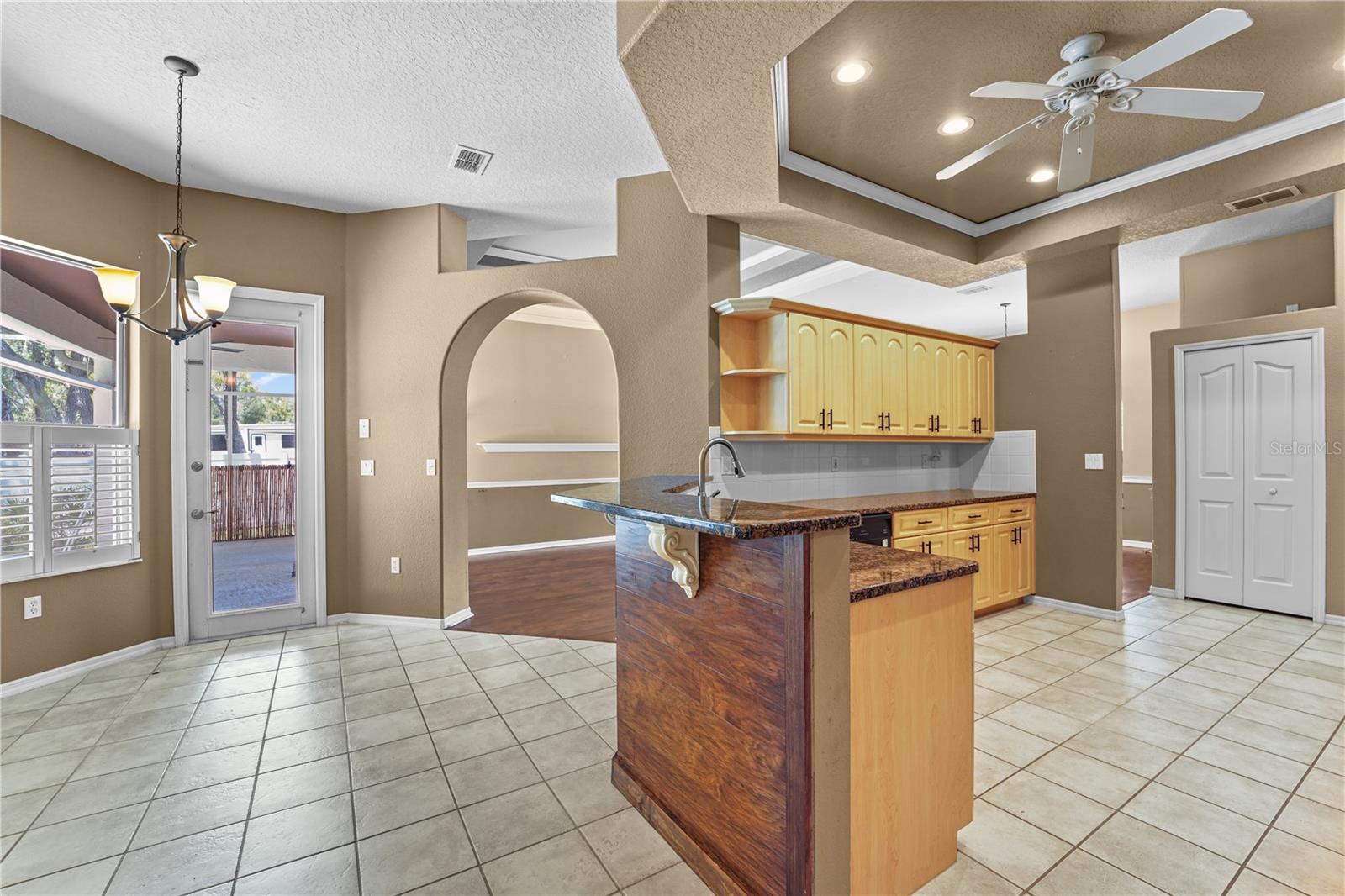 ROYAL HIGHLANDS - Residential