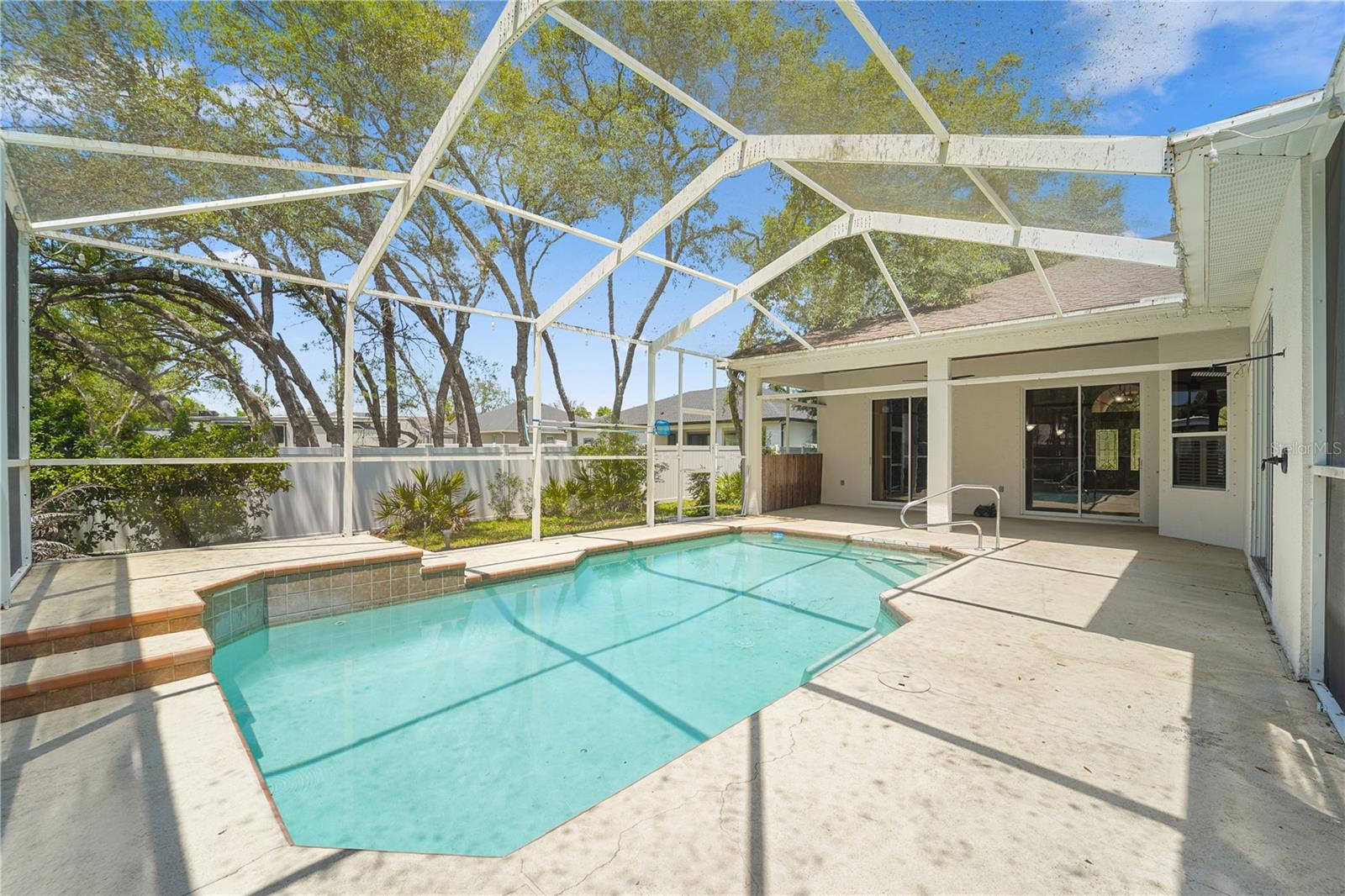 ROYAL HIGHLANDS - Residential