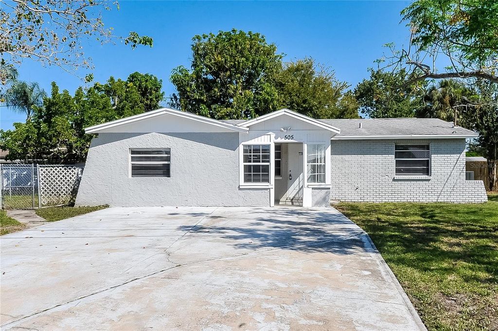 Photo of 505 Florida Circle S, Apollo Beach, FL 33572 (MLS # O6380716)