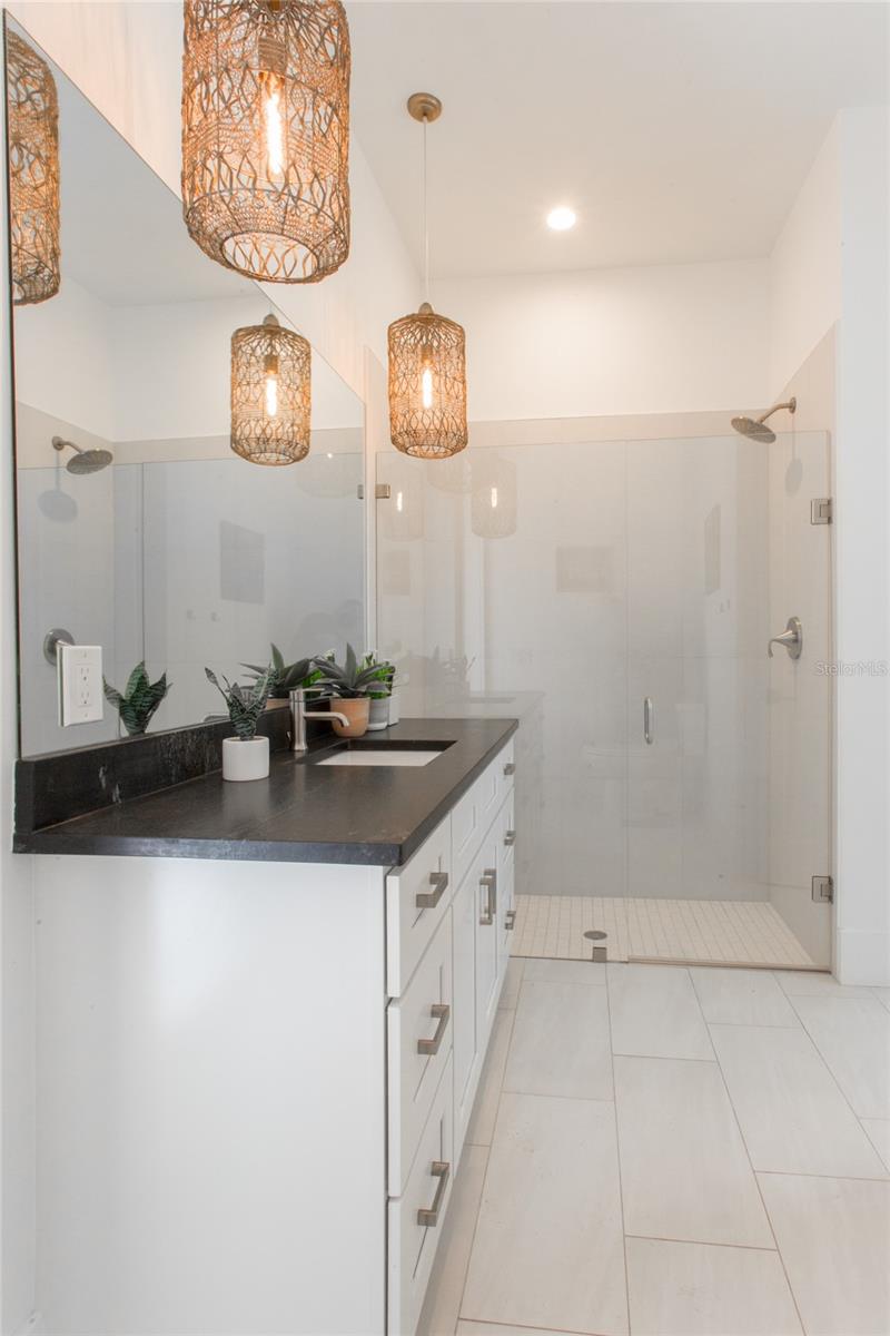 SNELL & HAMLETTS NORTH SHORE ADD - Residential Lease