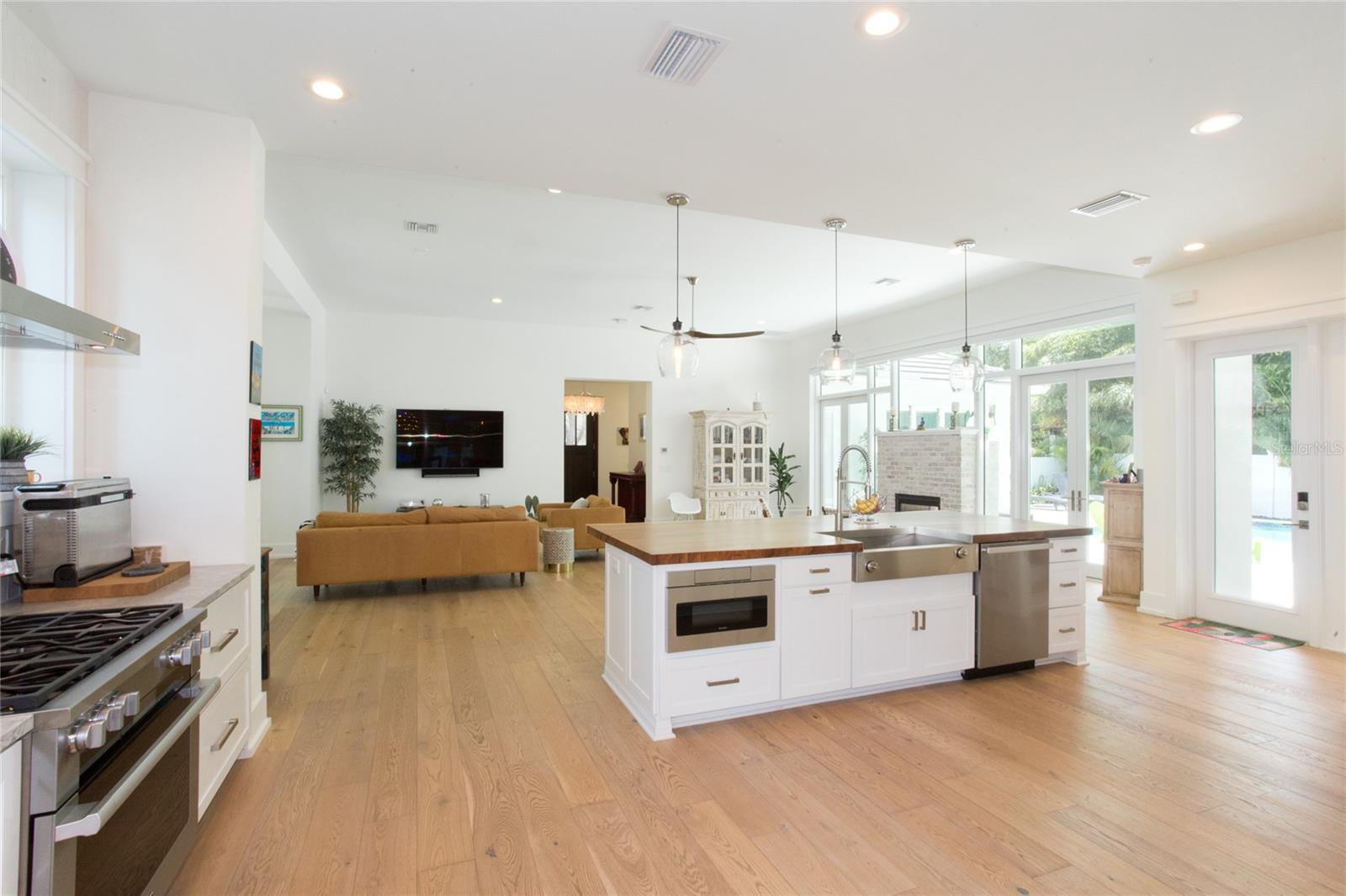 SNELL & HAMLETTS NORTH SHORE ADD - Residential Lease