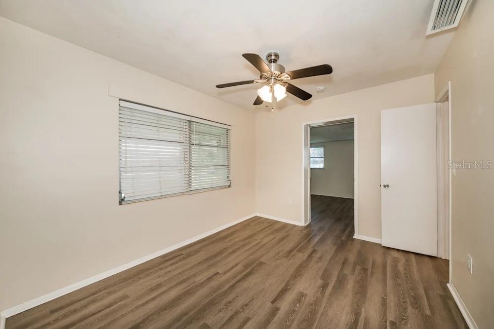 EAST VENICE - Residential Lease