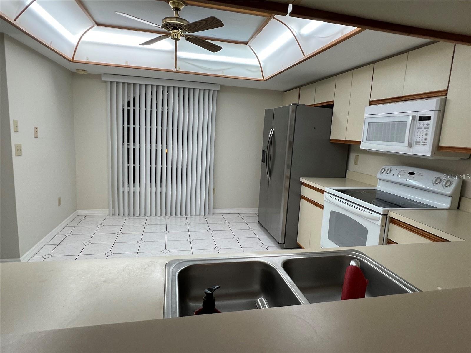 SANDBAR TOWNHOMES - Residential Lease