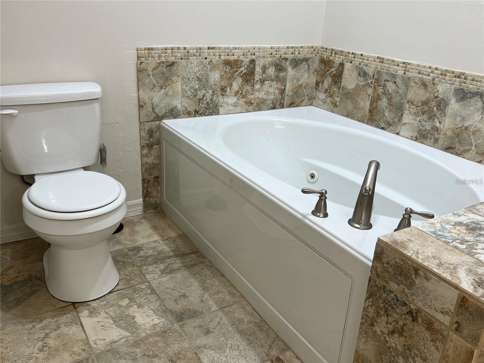 SANDBAR TOWNHOMES - Residential Lease