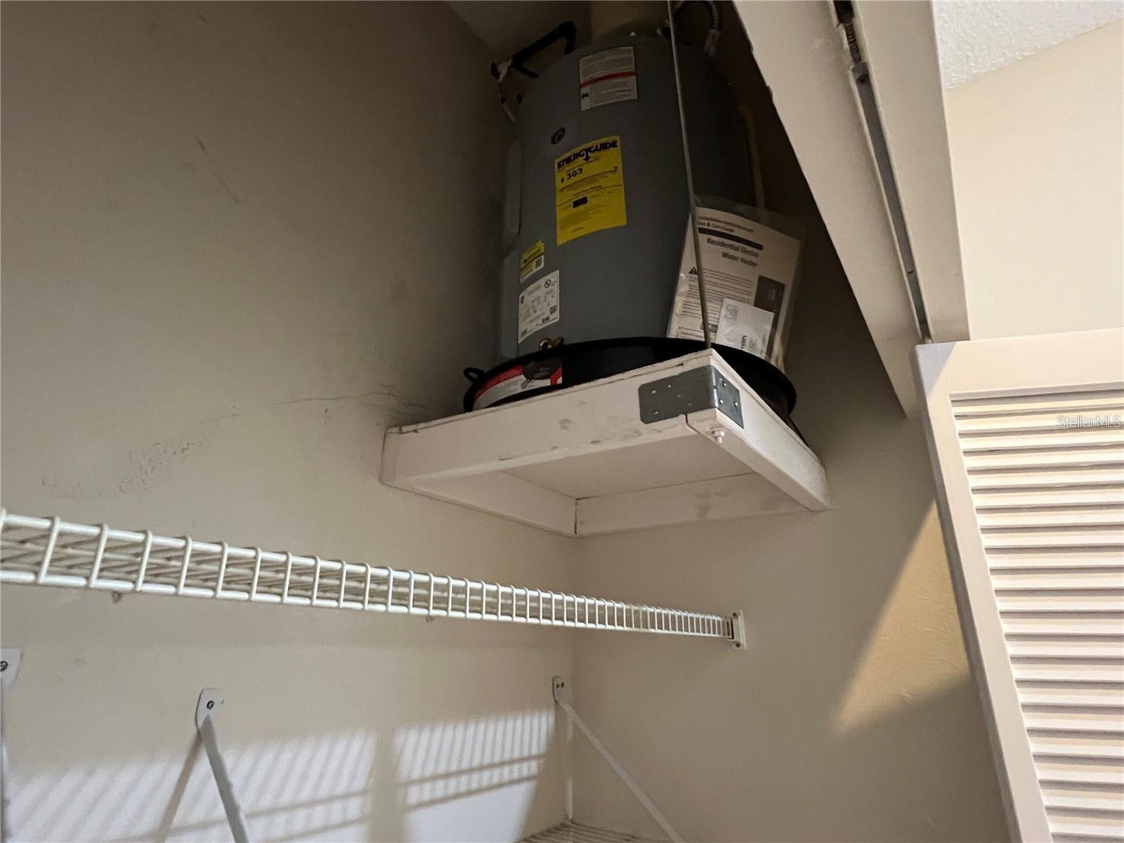 SANDBAR TOWNHOMES - Residential Lease