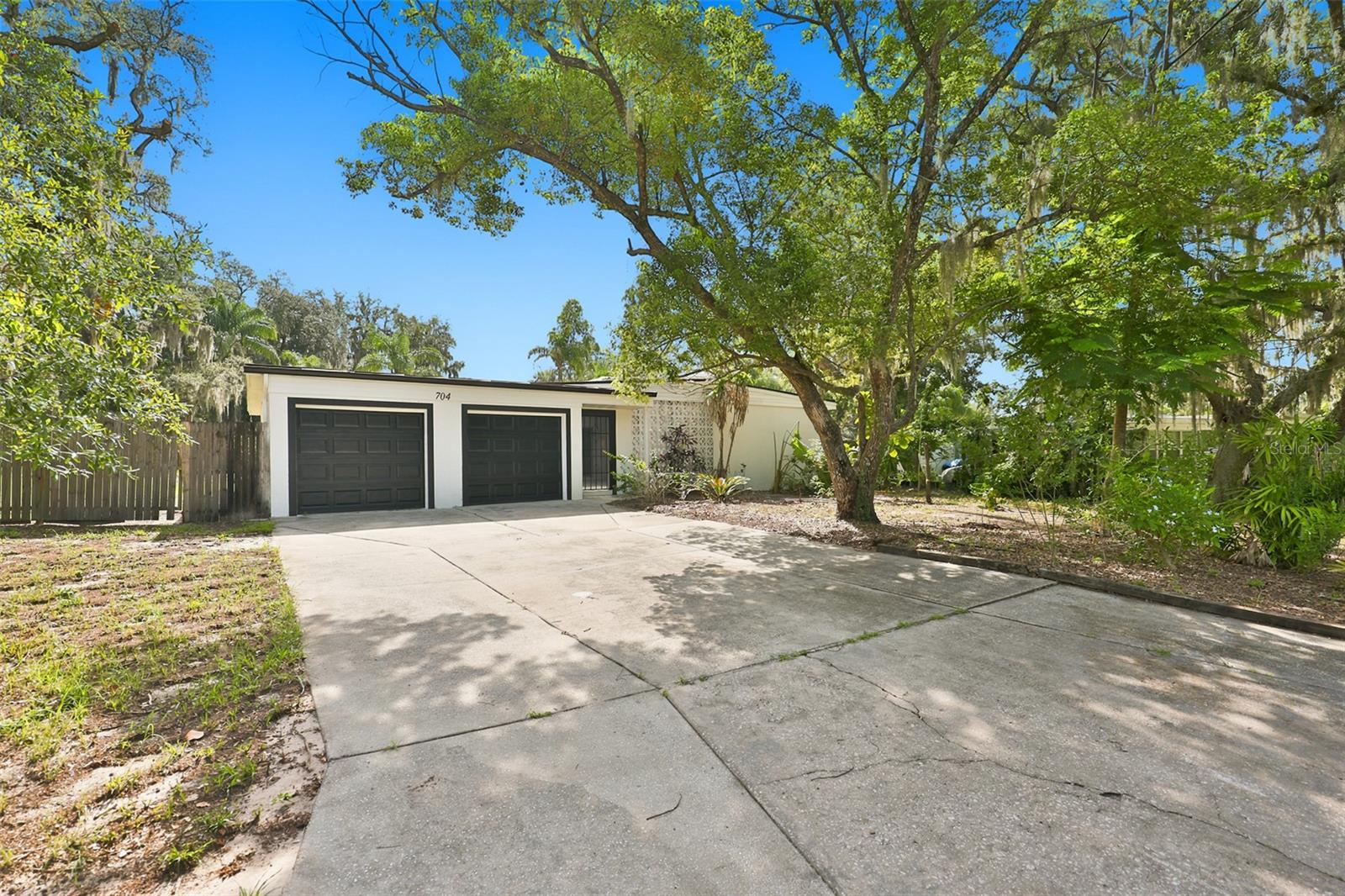 704 E RIVER DRIVE