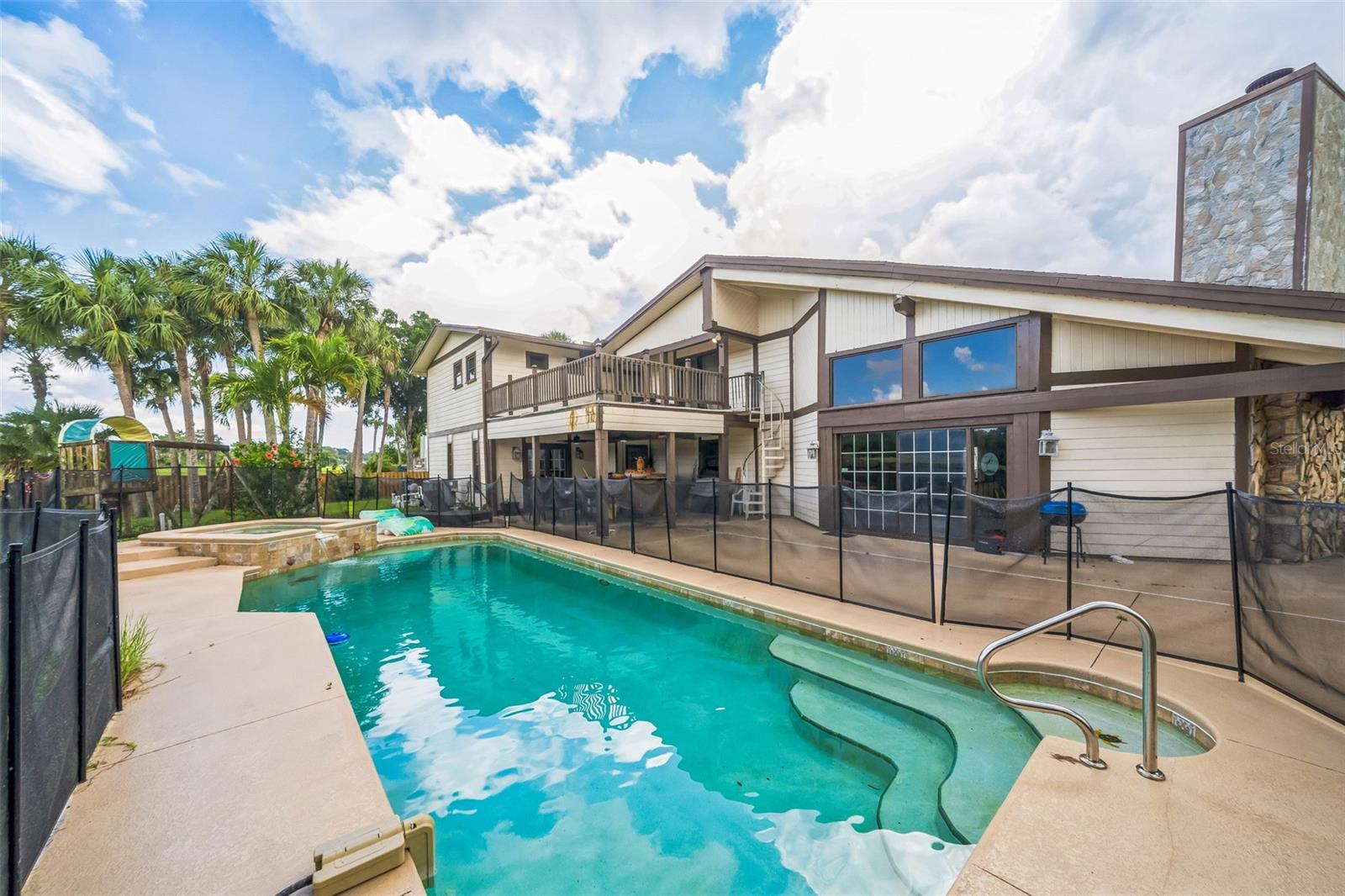 2005 SW DRIFTWOOD STREET
