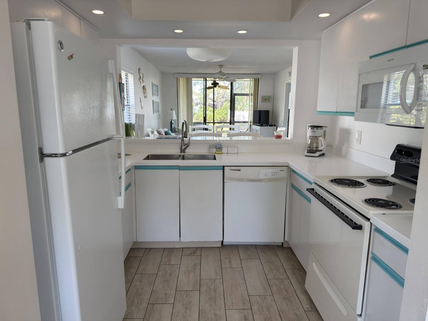 SHOREWALK BATH & TENNIS CLUB 3 - Residential