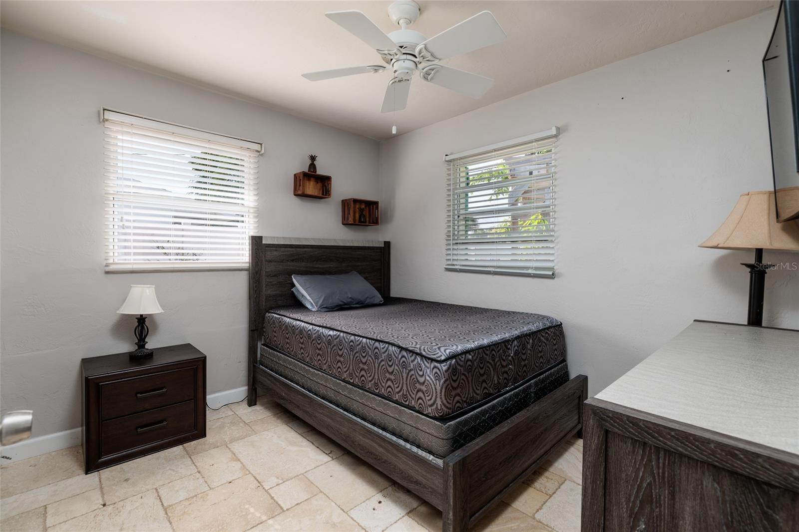 SUN PLAZA ISLES - Residential