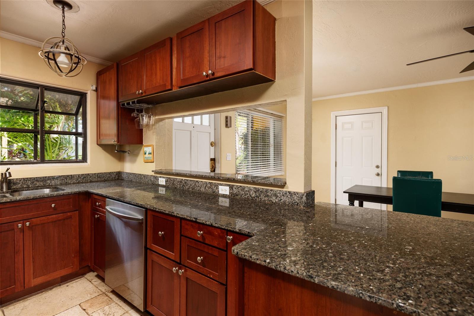 SUN PLAZA ISLES - Residential