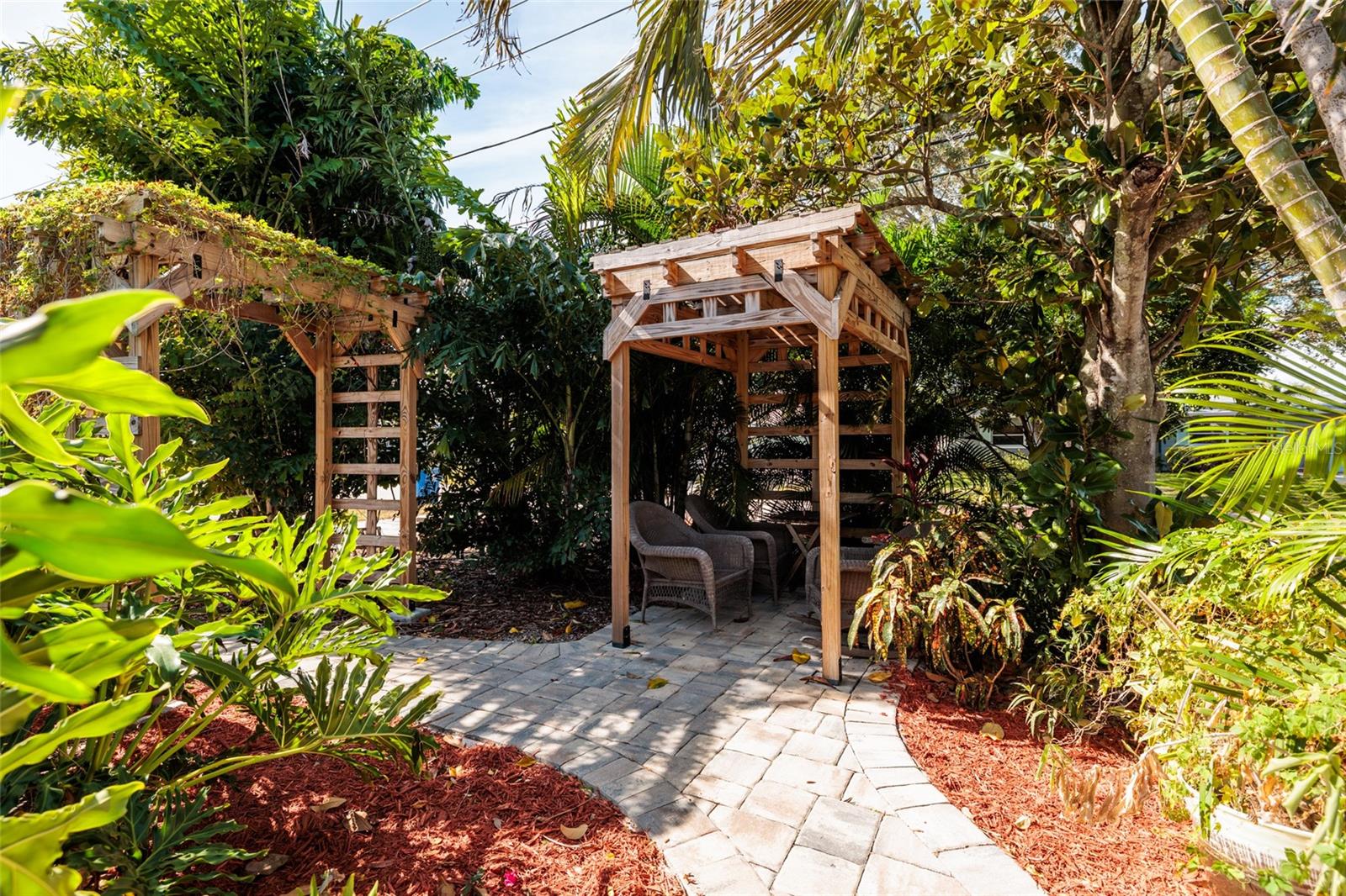 SUN PLAZA ISLES - Residential