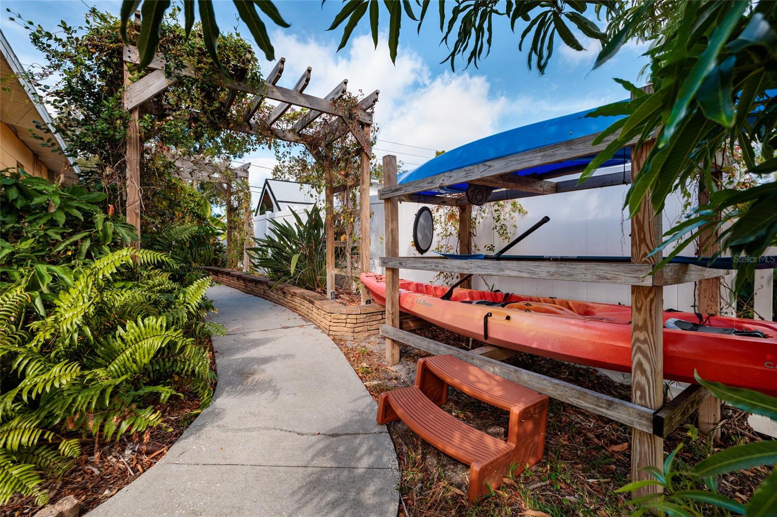 SUN PLAZA ISLES - Residential