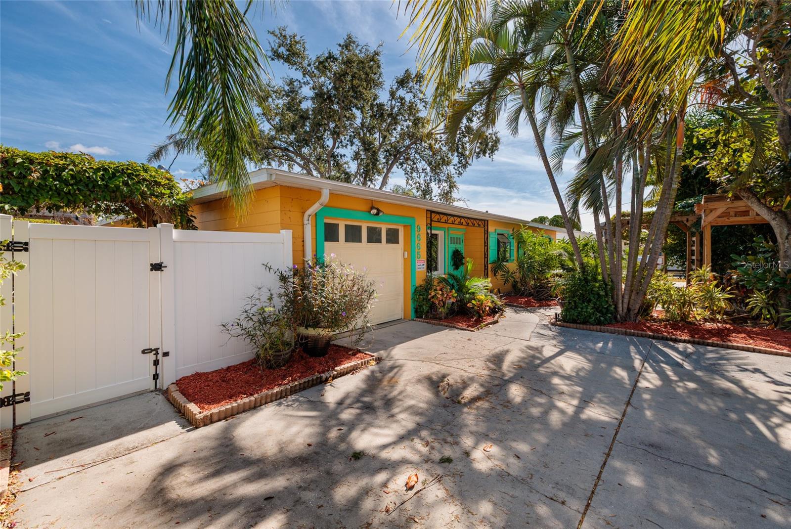 SUN PLAZA ISLES - Residential