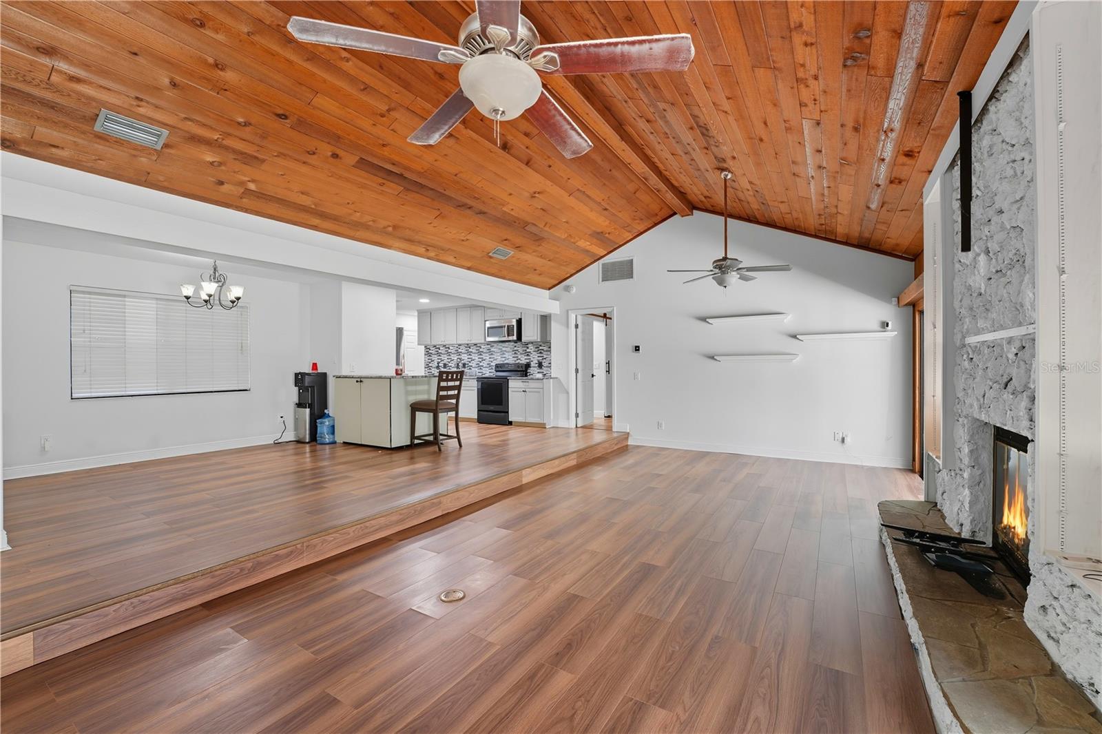 416 HAVERLAKE CIRCLE