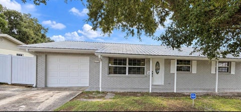 Photo of 512 Boger Boulevard N, Lakeland, FL 33803 (MLS # TB8547691)