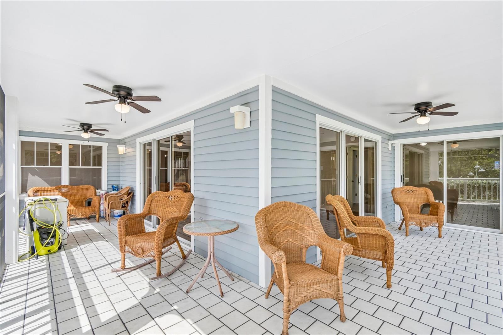 DOLLY BAY A VILLAGE ON LAKE TARPON - Residential