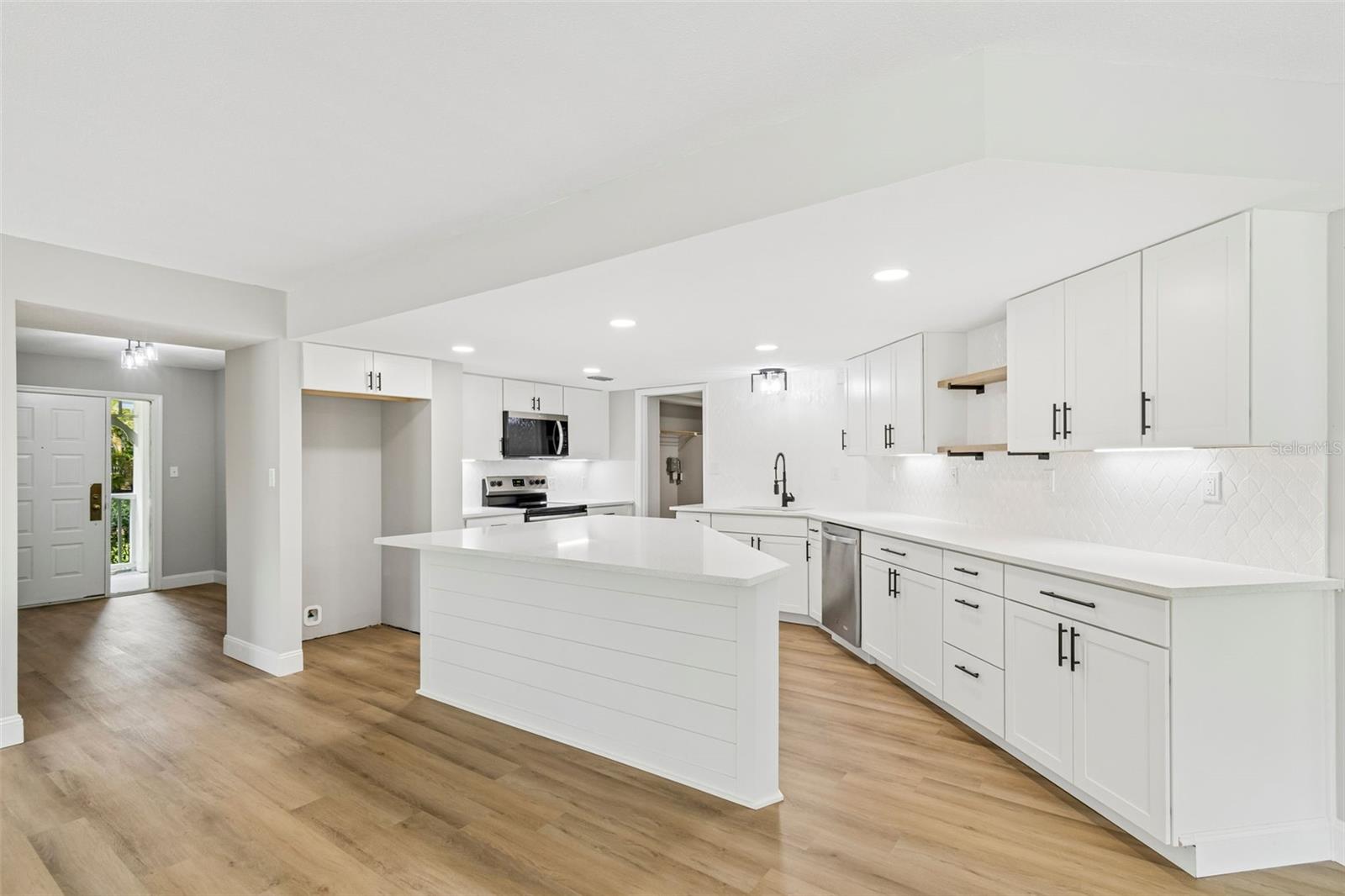 2533 DOLLY BAY DRIVE 101